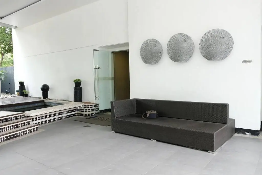 Image 3 of Marina- Avant BGC parking w fee