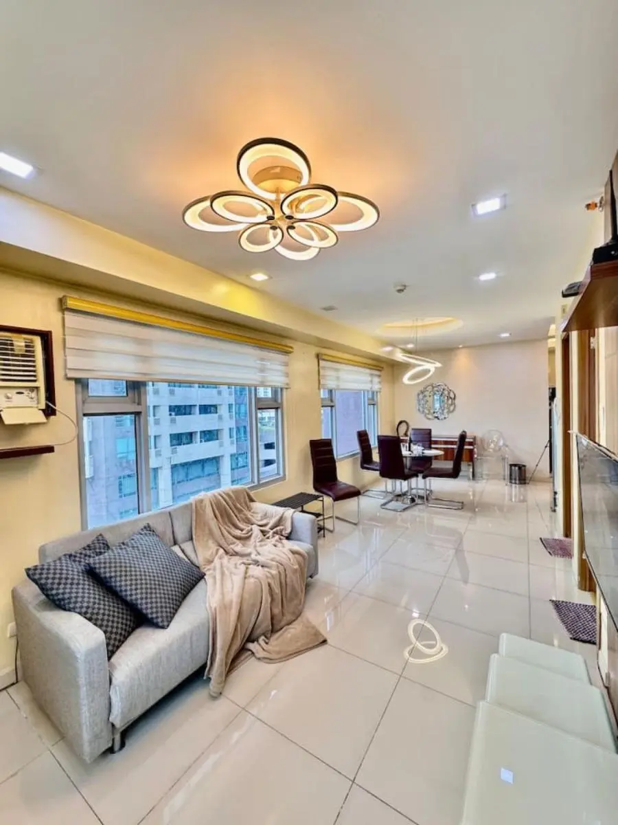 Image 6 of Metro Luxe Stay Near DOJ Embassy and St Lukes