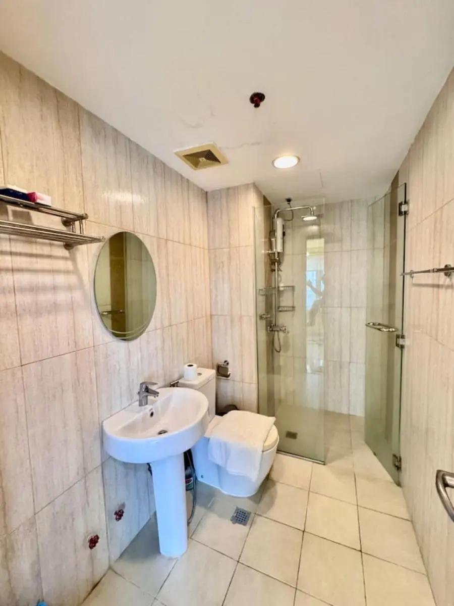 Image 5 of Metro Luxe Stay Near DOJ Embassy and St Lukes