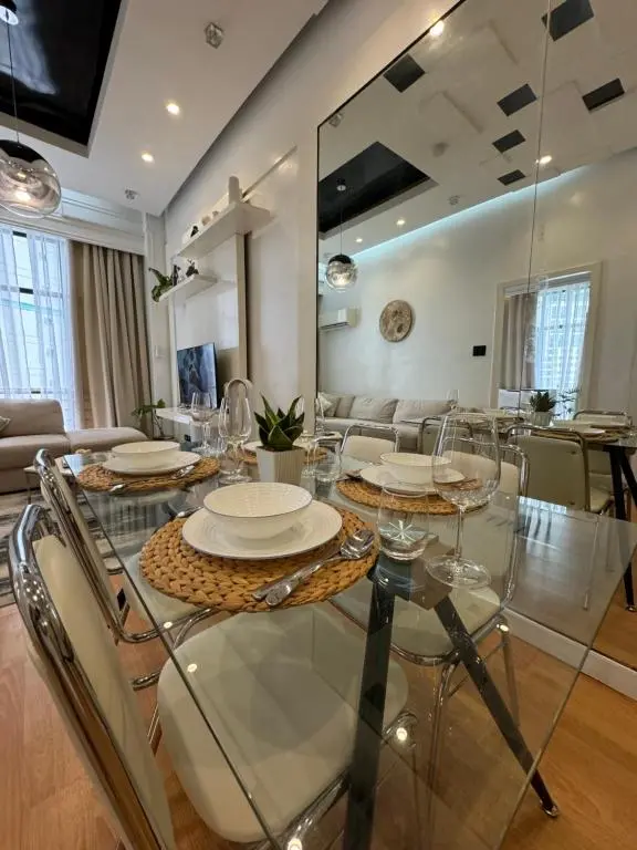 Image of Minimalist Luxury Spacious 1 Bedroom in Burgos Circle