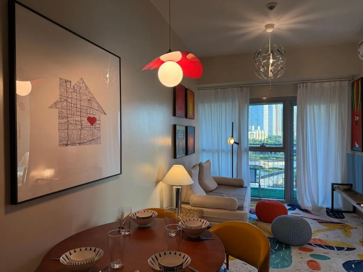 Image 4 of Modern 1BR with Balcony Facing Infinity Pool Manila Bay Sunset Near Airports OKADA Solaire MOA