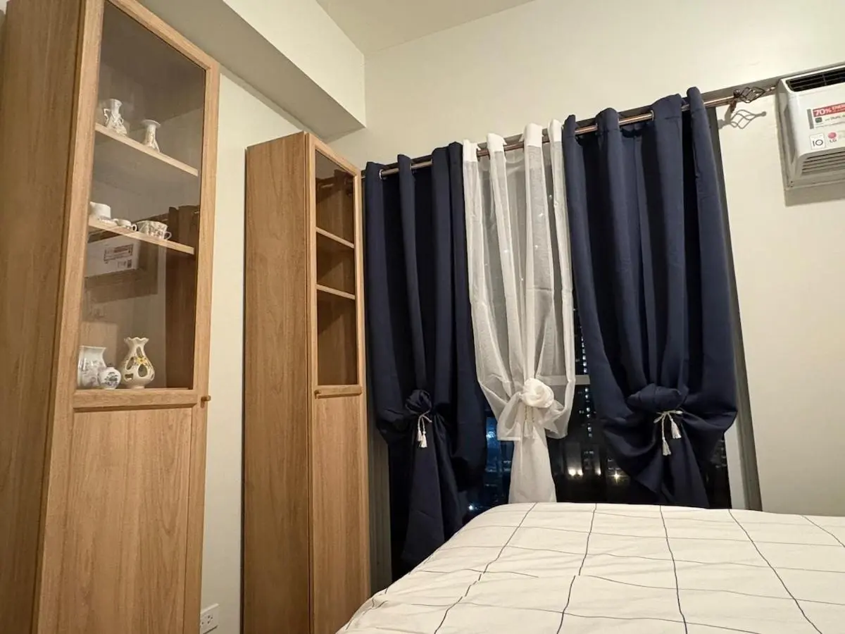 Image 1 of Modern 2BR Condo with Balcony in Central Manila