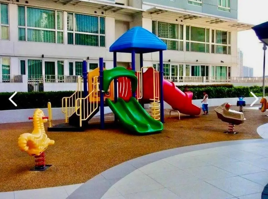 Image 1 of Modern 2BR in Central Makati! Netflix Wi-Fi Pool