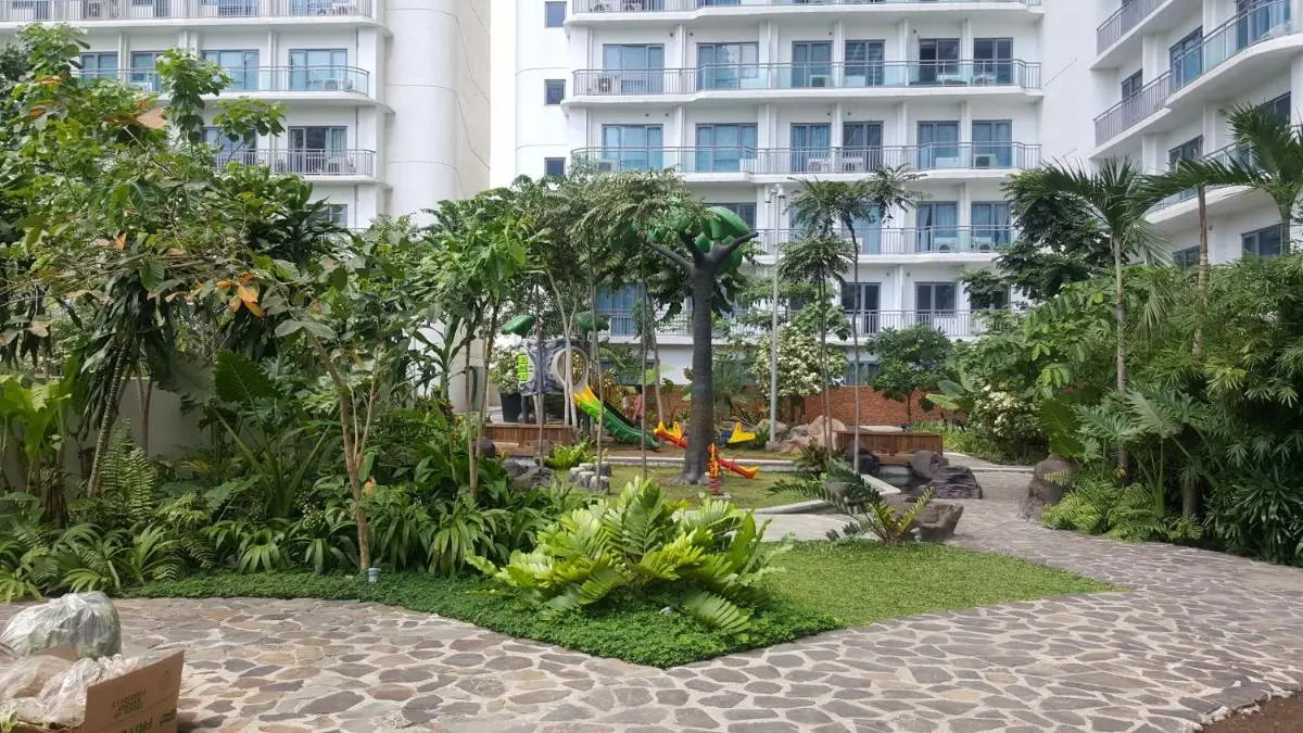 Image 6 of Modern Luxury Lower Penthouse Unit