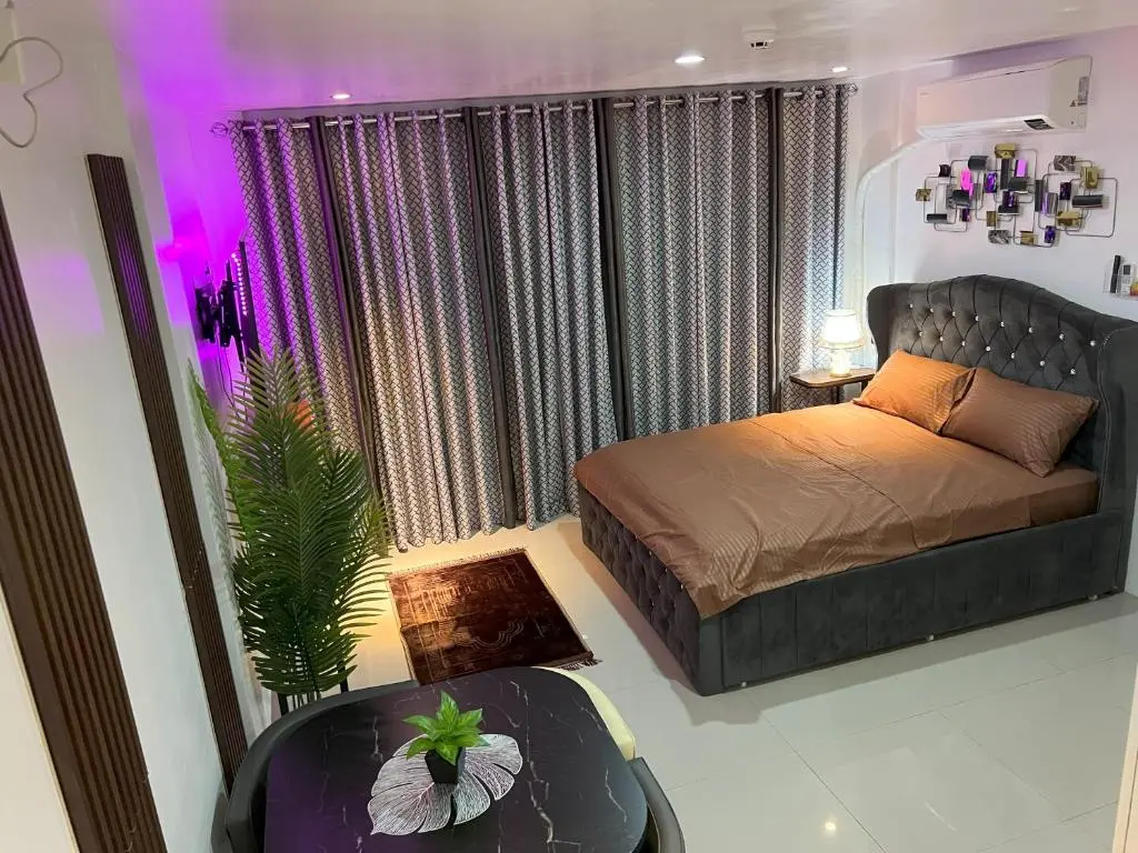 Image of Modern Studio near LRT, MOA & Star City in Pasay