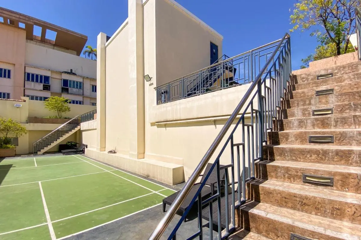 Image 5 of Modern Stylish Condo in Stamford McKinley Wi-Fi