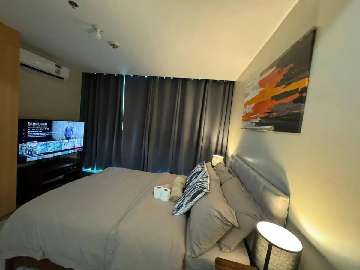 Image 5 of Modish 1BR One Uptown BGC direct to Uptown Mall