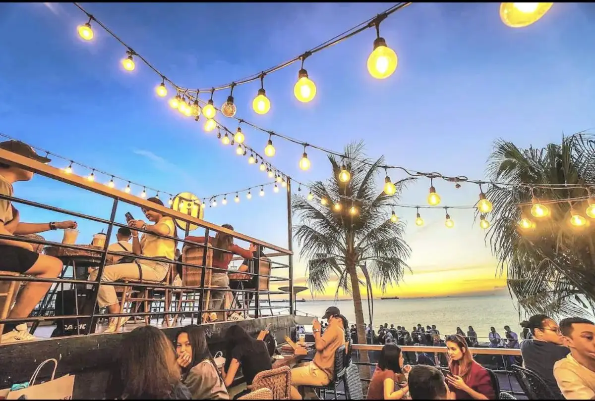 Image 2 of Near MOA Manila Bay Airport via NAIAX Balcony-Pool OR City View Netflix WiFi SHELL Residences