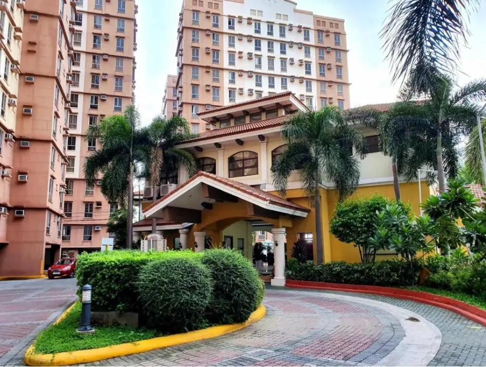 Image 2 of Near Manila Airport, MAILZ HOMEZ COZY Studio Condo, Full Kitchen, Swimming Pool, WIFI, 11P