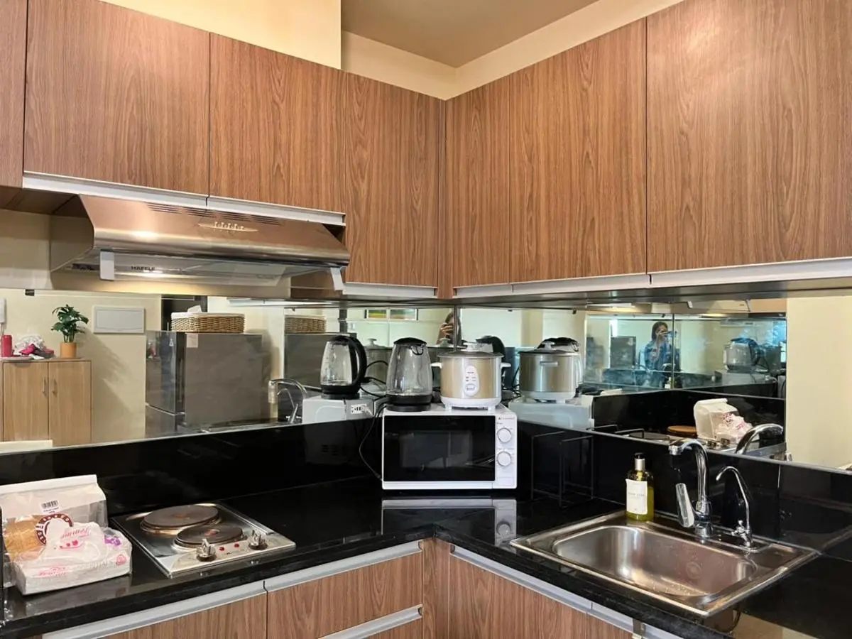 Image 2 of New 1BR Condo in Pasay with Fast WiFi, Netflix, Free Pool and WFH ready Near SM Mall of Asia,NAIA and OKADA