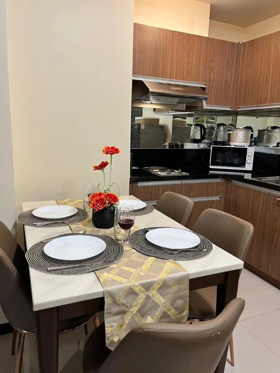 Image 6 of New 1BR Condo in Pasay with Fast WiFi, Netflix, Free Pool and WFH ready Near SM Mall of Asia,NAIA and OKADA