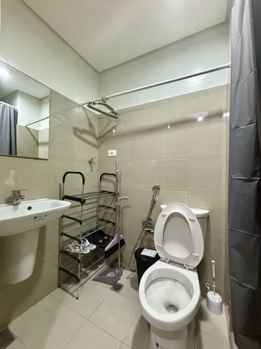 Image 3 of New Oasis Staycation Shore 2