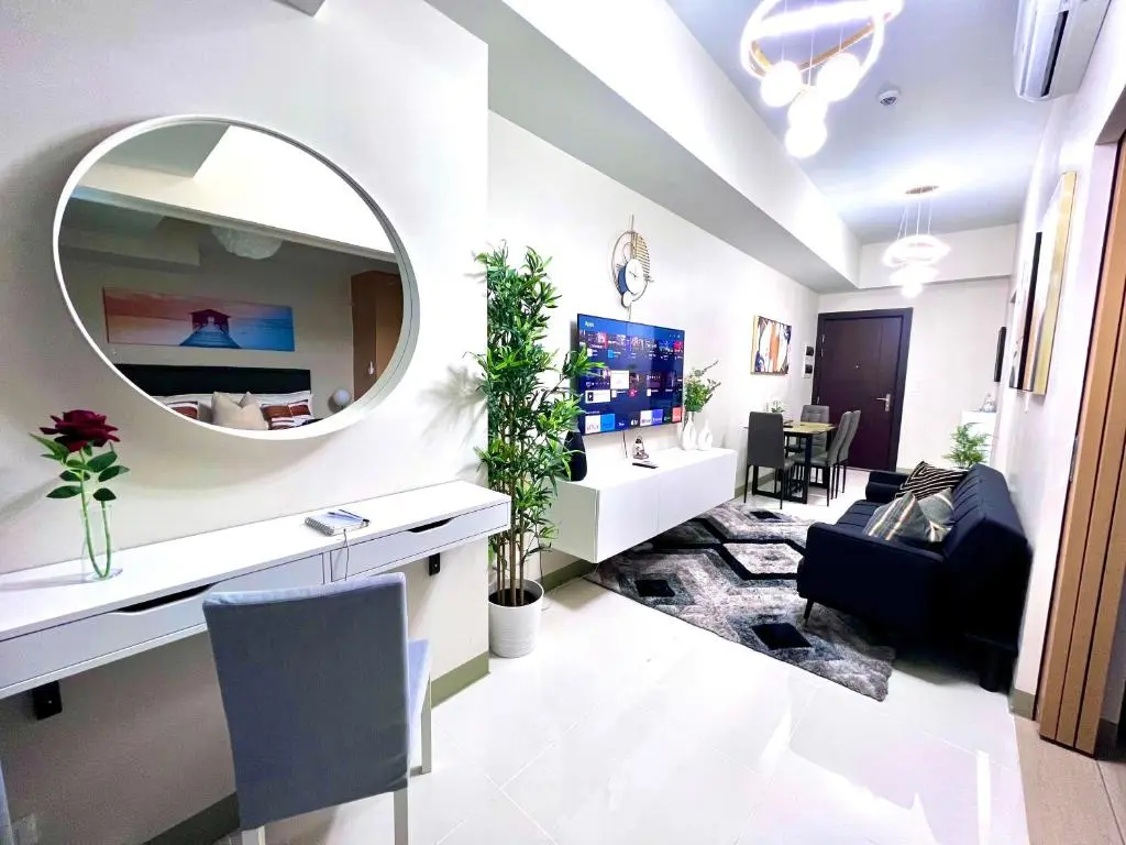 Image of New & Modern Cozy 1BR w/ Balcony@BGC, WiFi 300MBPS