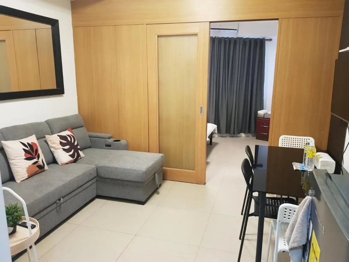 Image 4 of Newly Renovated Shell Residences Mall of Asia Condo