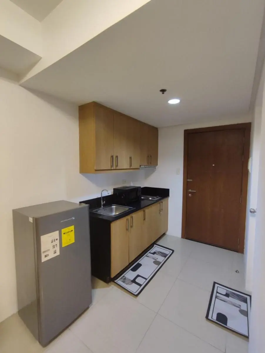 Image 3 of Newly Renovated Shell Residences Mall of Asia Condo