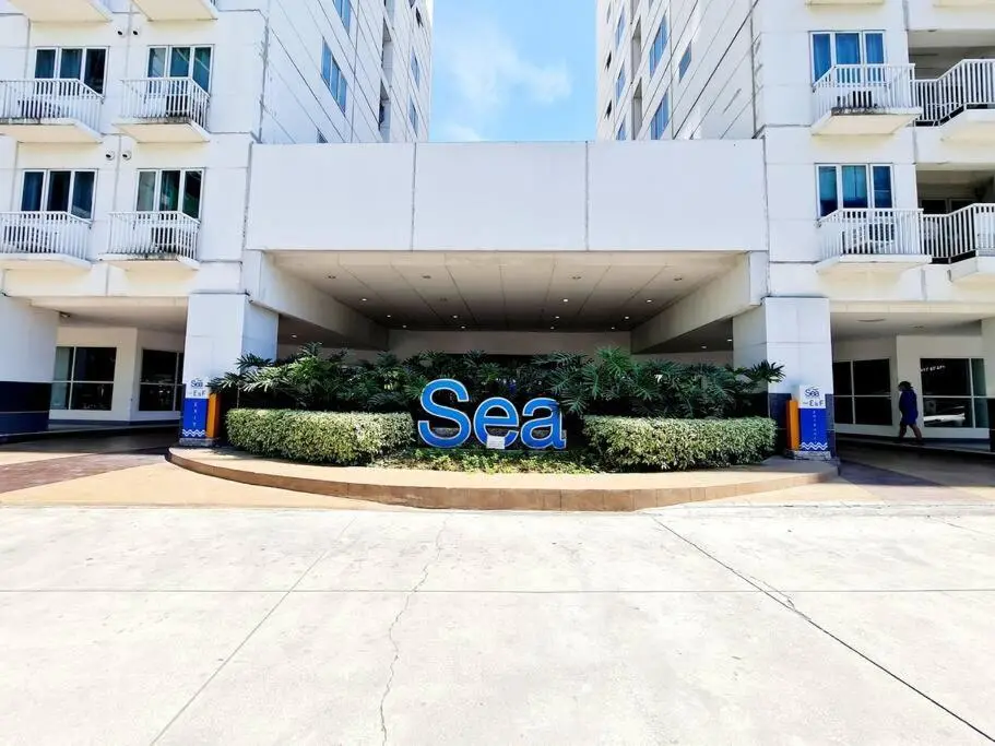 Image 6 of Overlooking MOA 2 beds hotel like condo Fastnet