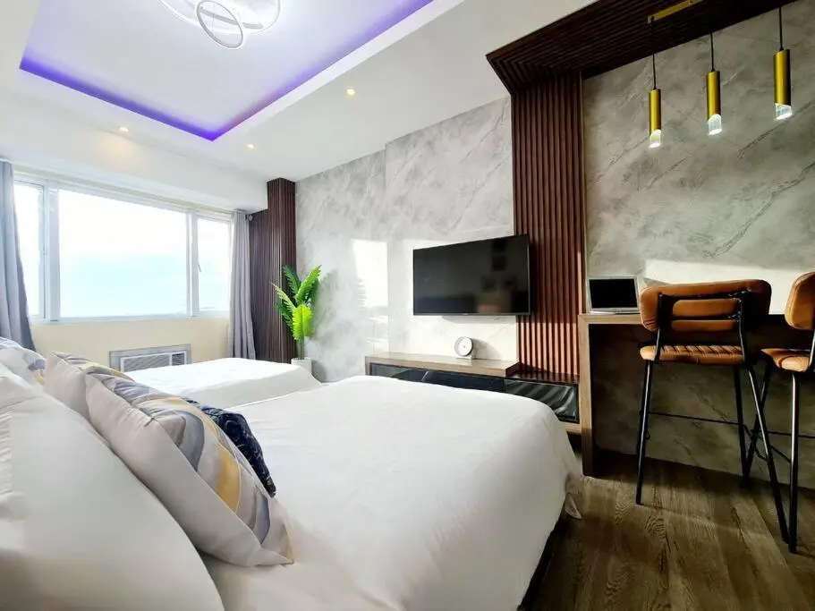 Image 5 of Overlooking MOA 2 beds hotel like condo Fastnet