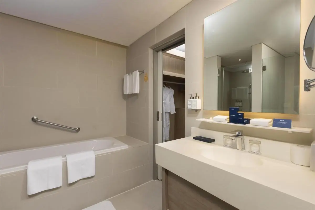 Image 2 of Park Inn by Radisson North Edsa