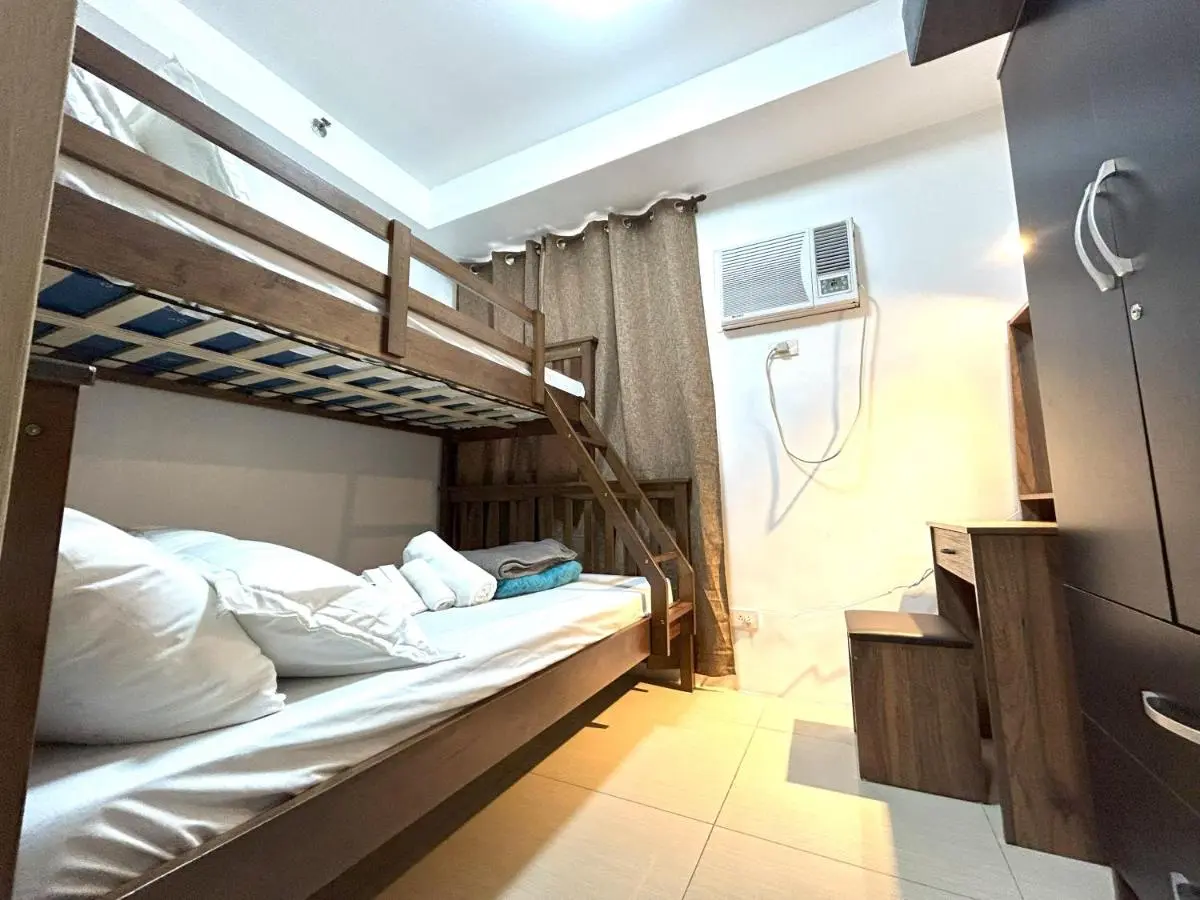 Image 1 of Pasay MOA Manila Bay Shore Residences Dynastel Staycation 1828