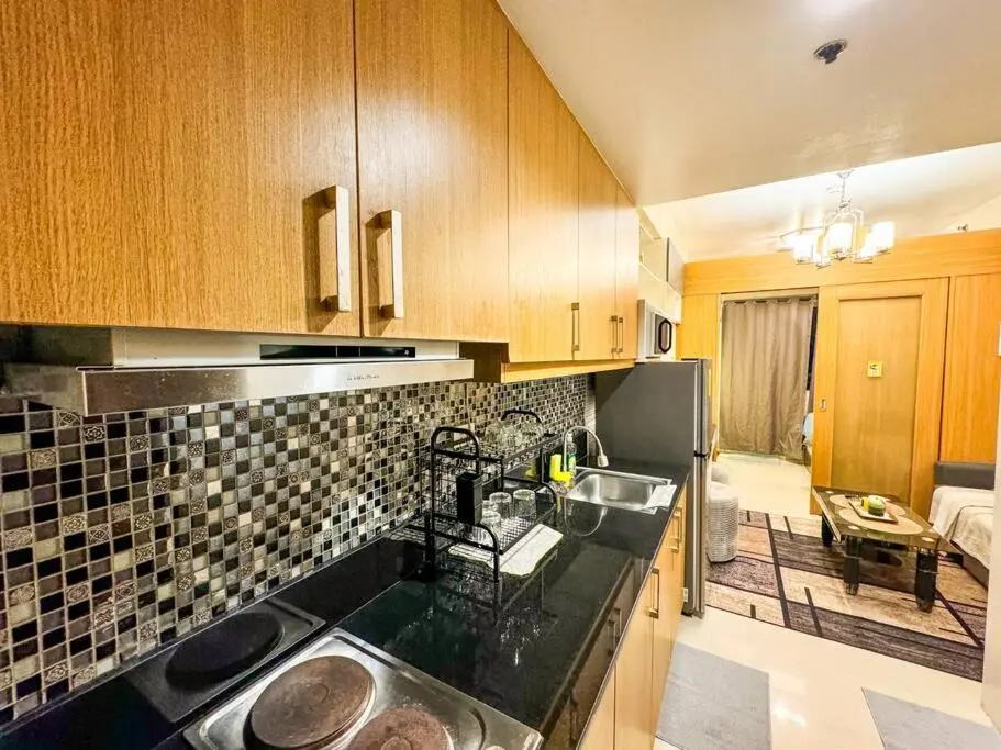 Image 2 of Pool View 1BR 2-4 Guests, 5 mins to Mall of Asia