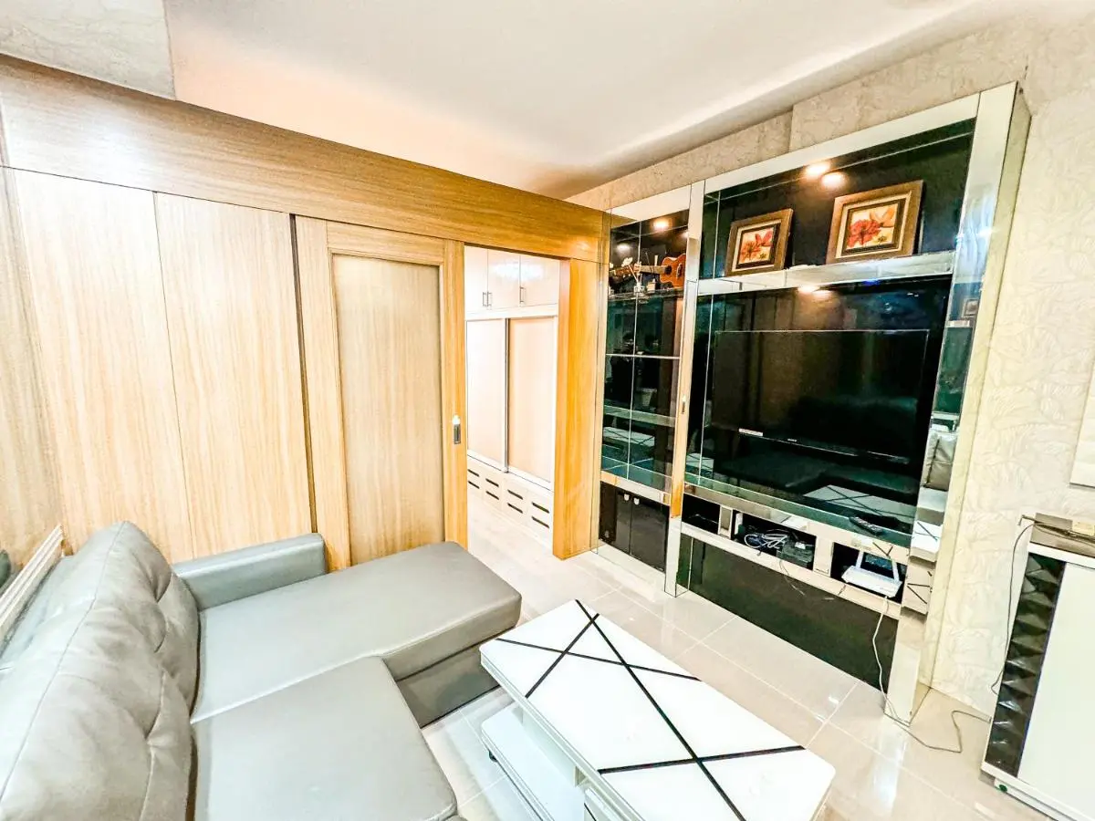 Image 5 of Pool View 1BR 2-4 Guests, 5 mins to Mall of Asia