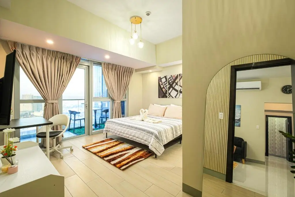 Image of Premium 3BR Suite UptownBGC w/ Bathtub & Balcony