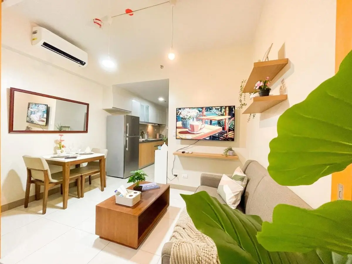 Image 5 of Prime BGC Condo: Uptown Mall & Hyatt #ournw21n