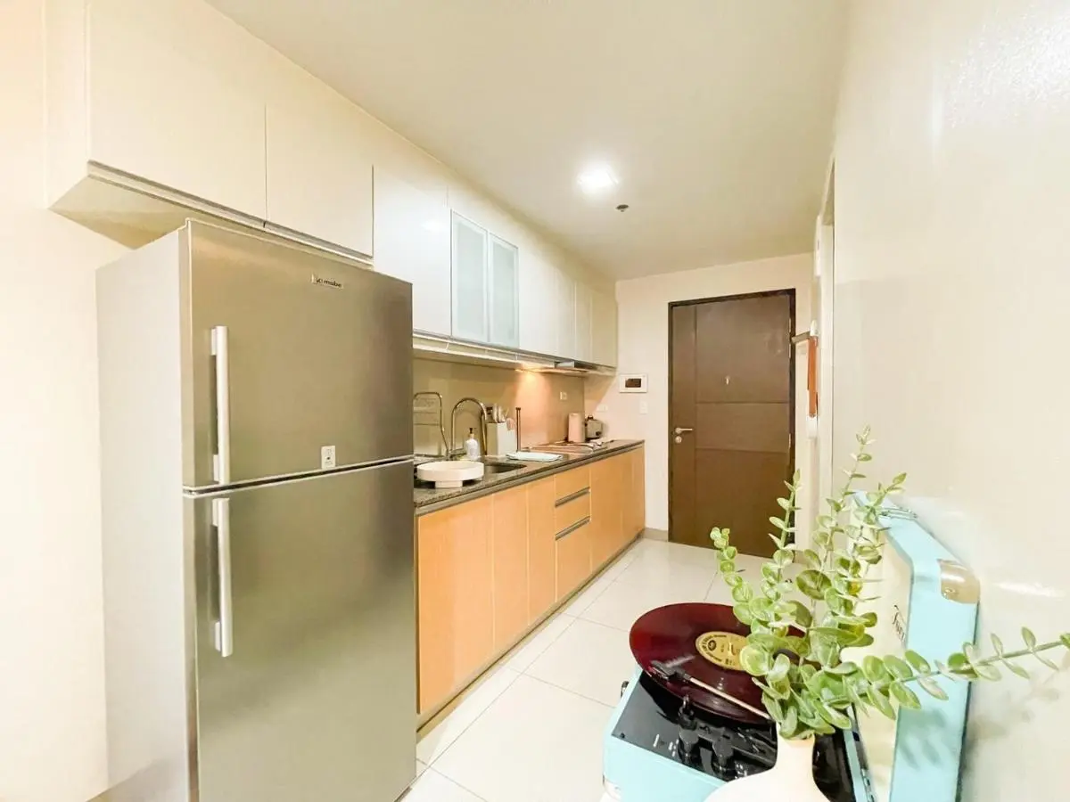 Image 4 of Prime BGC Condo: Uptown Mall & Hyatt #ournw21n