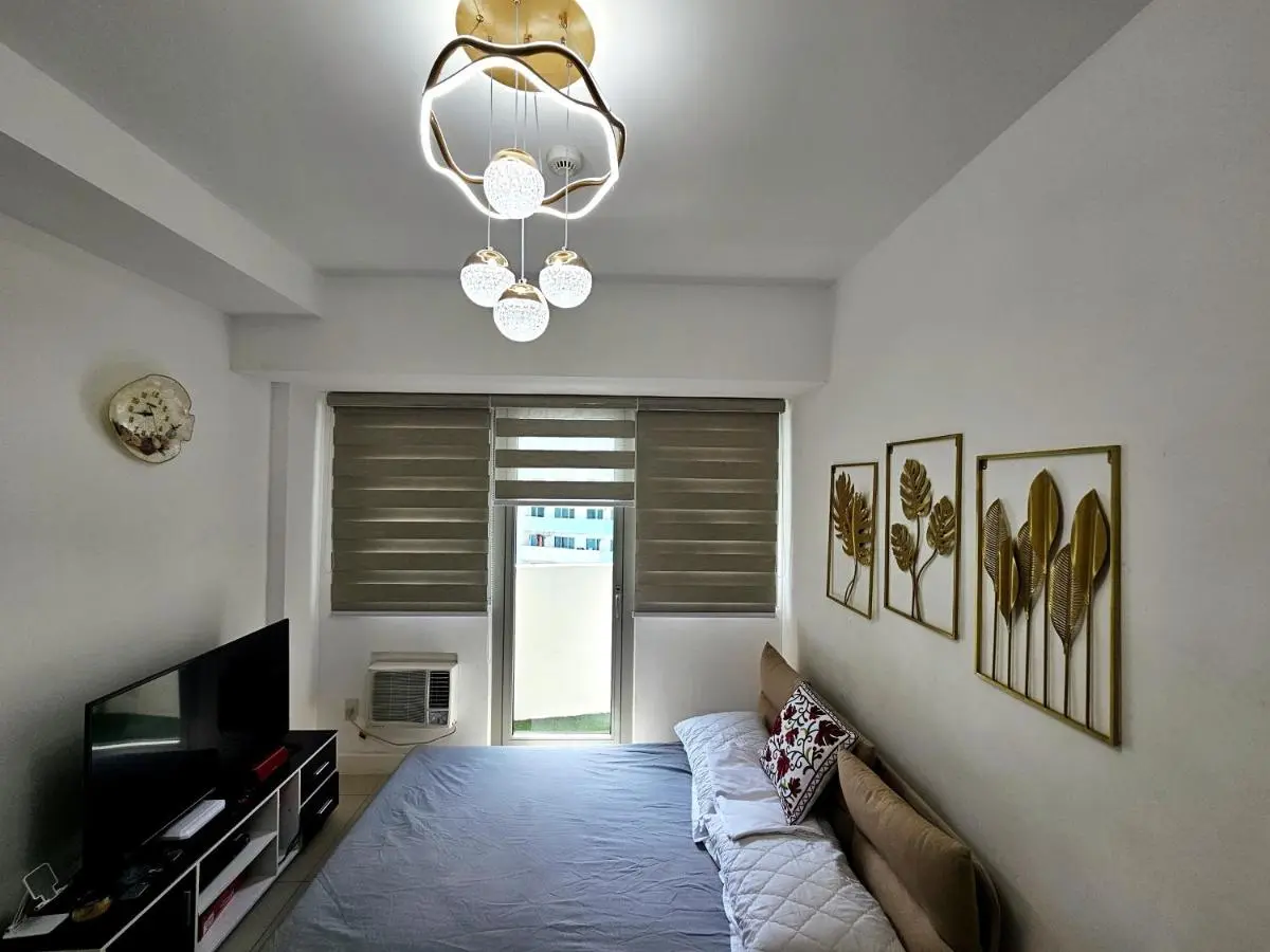 Image 2 of Private condo w/ balcony near Batasan, Ateneo, UP, Diliman, The Residences at Commonwealth