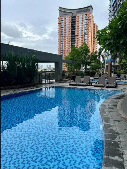 Image 5 of Queen V Staycation Tower D