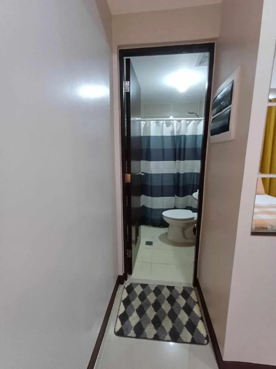 Image 4 of Queen V Staycation Tower D