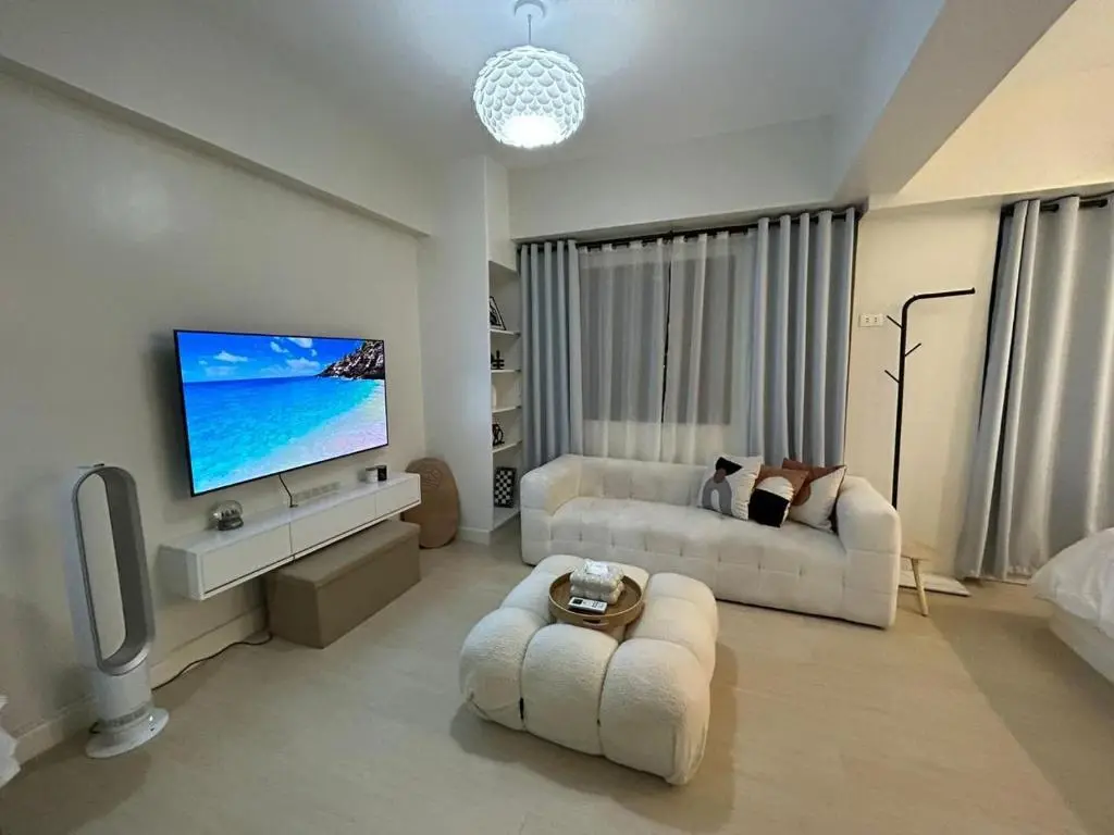 Image of Relax in style: Modern Airbnb and Netflix