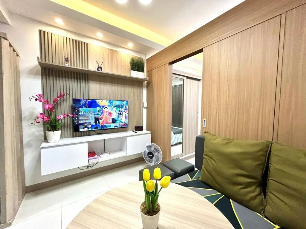 Image of Relaxing 1BR condo with Pool and Balcony in Makati