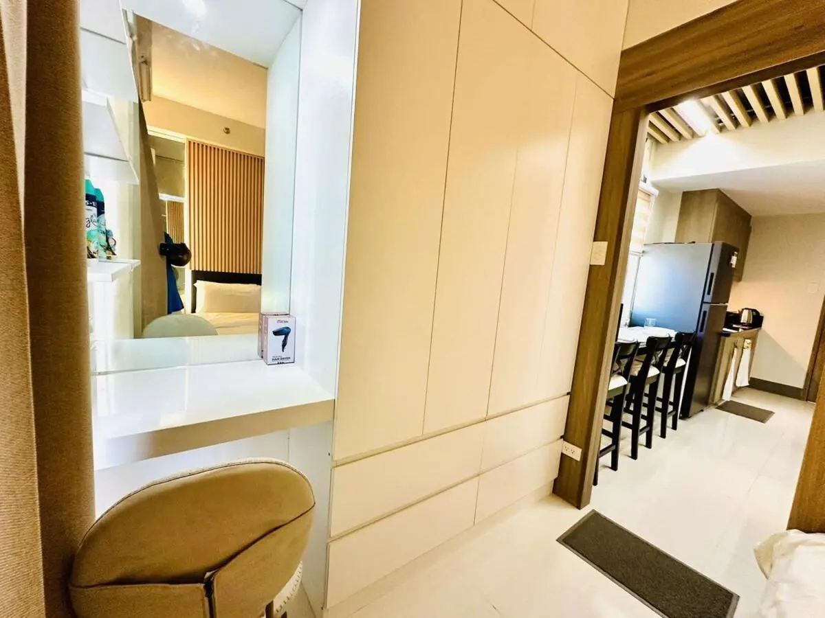 Image 2 of Royal Fame Residency