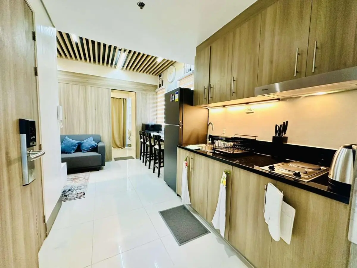 Image 4 of Royal Fame Residency