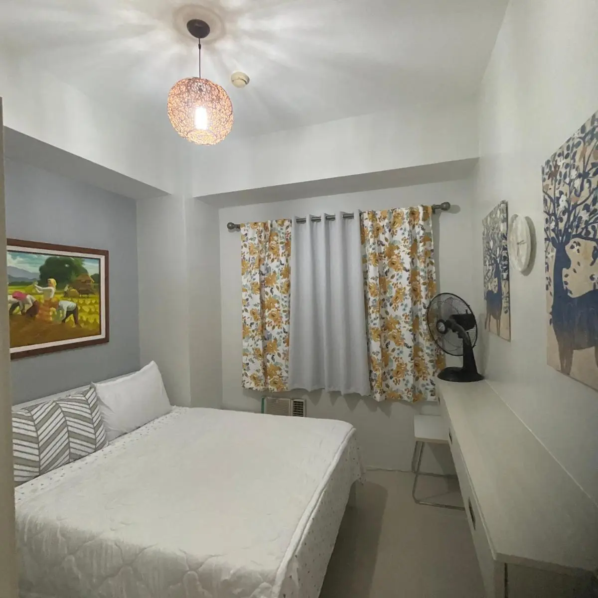Image 3 of SEA 2-BR Unit with Free Parking near Mall of Asia