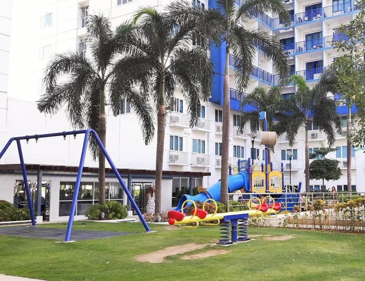Image 5 of SEA 2-BR Unit with Free Parking near Mall of Asia