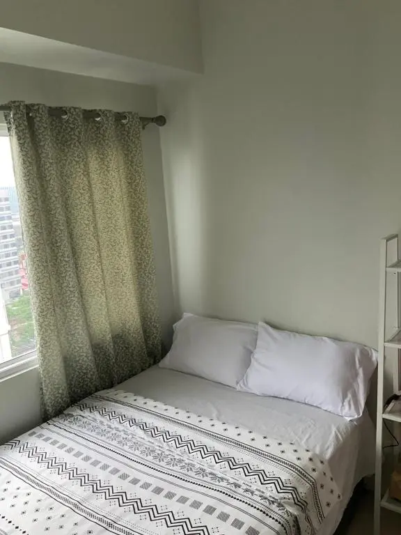 Image of SEA 2-BR Unit with Free Parking near Mall of Asia
