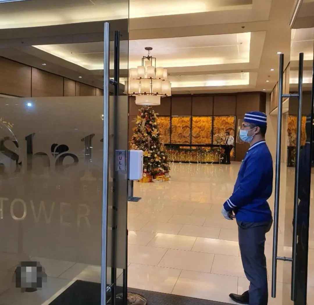 Image 1 of SHELL RESIDENCES MOA COMPLEX PASAY