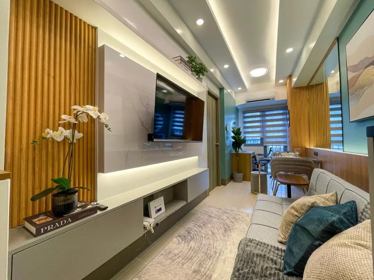 Image 1 of SMDC Fame Residence luxurious family suite condo near mrt