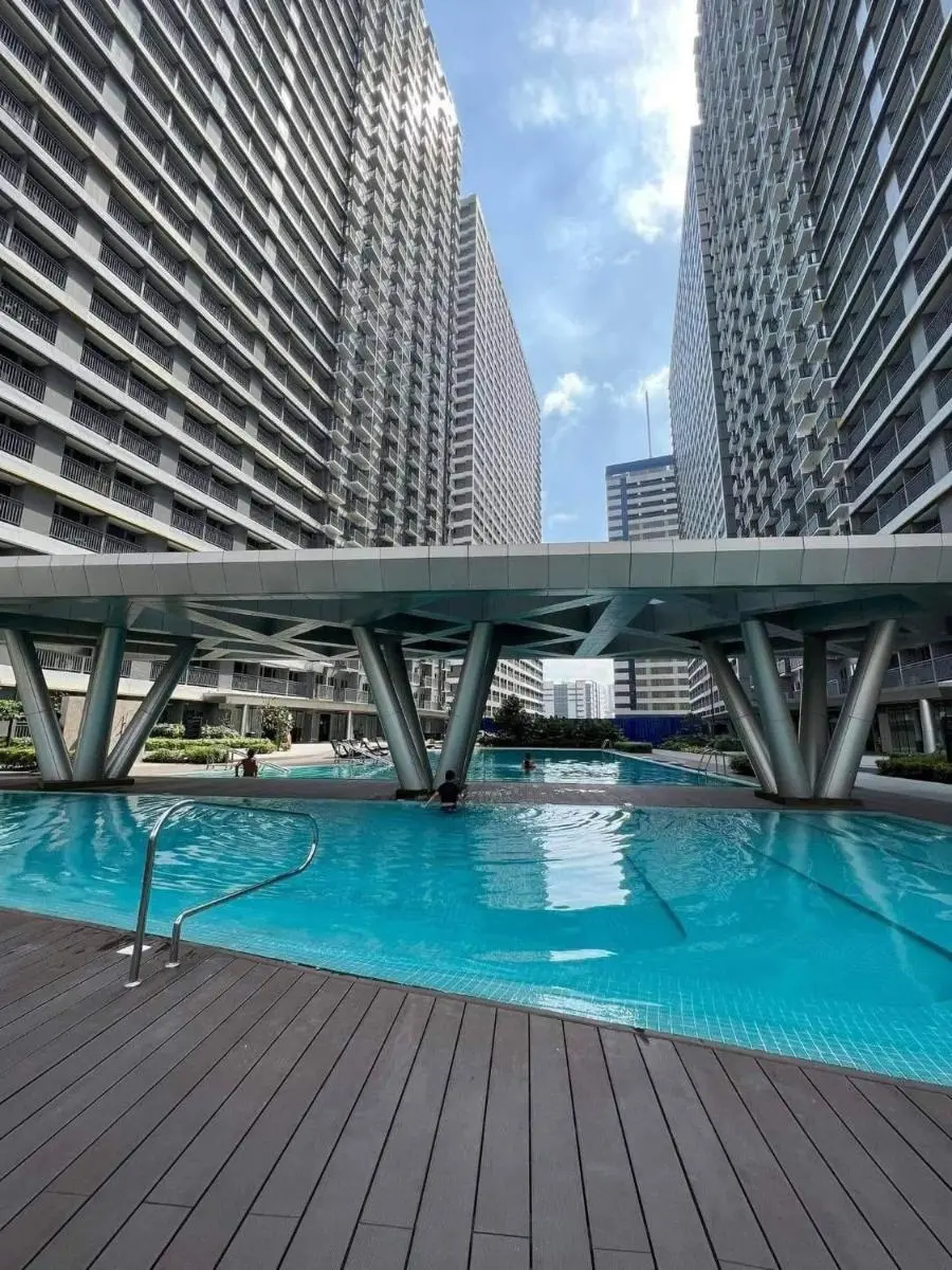 Image 5 of SMDC Fame Residence luxurious family suite condo near mrt