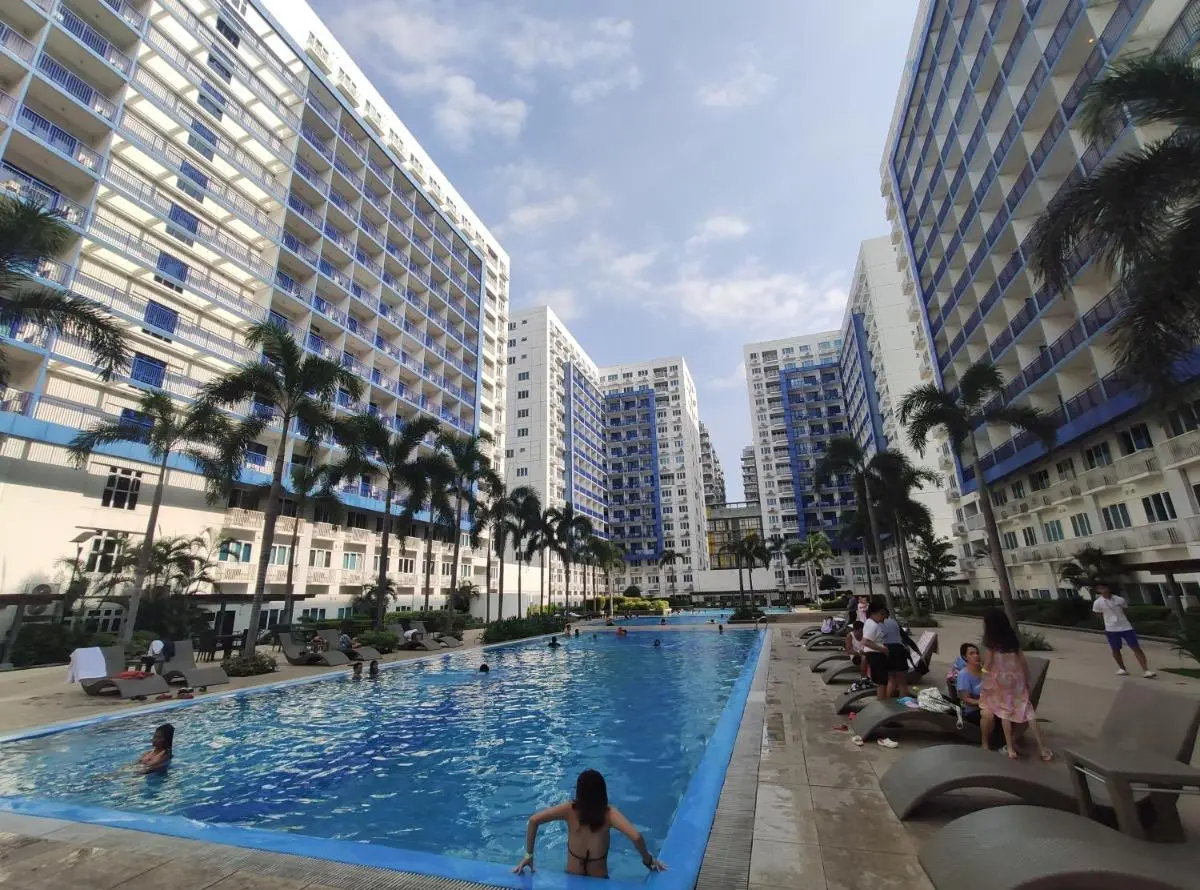 Image 1 of Sea Residences 5mins walk to SM MoA, Arena, SMX, 55″ GoogleTV