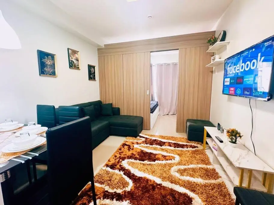 Image of Shabby Chic & Contemporary Condo