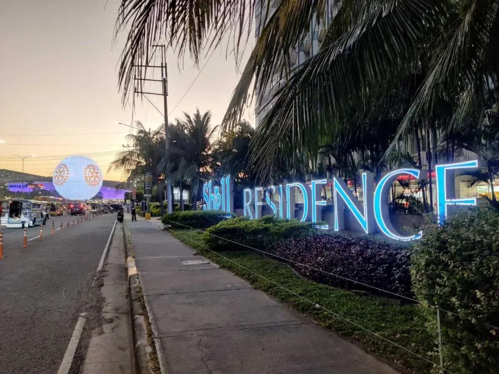 Image of Shell Residences Condo Suite Staycation near MOA and Airport