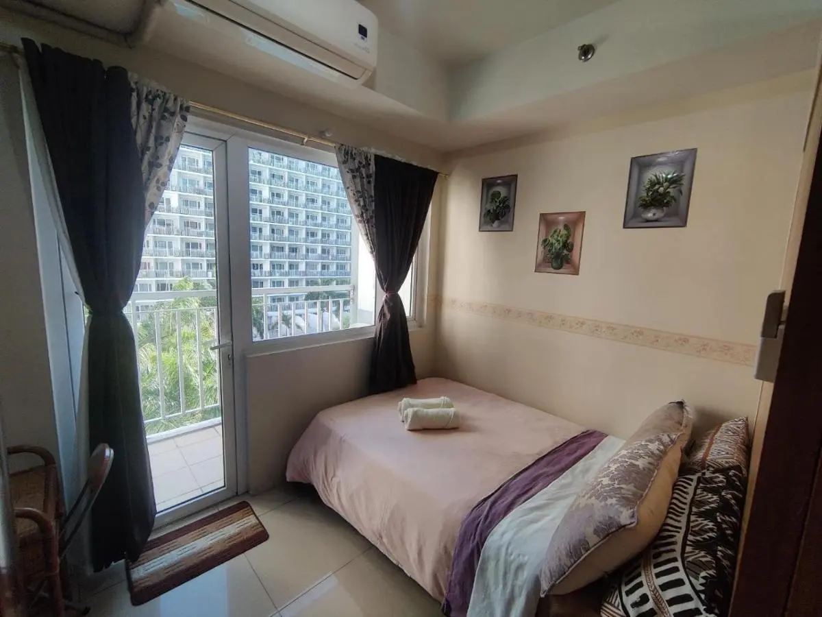 Image 1 of Shell Residences Condo Suite Staycation near MOA and Airport