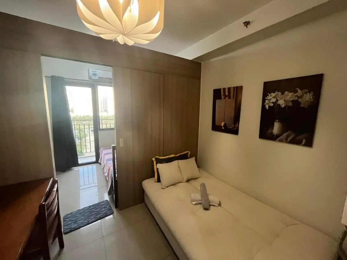 Image 1 of Shore 2 Beds with Balcony&fast Wifi TV 4 Pax MOA complex 834