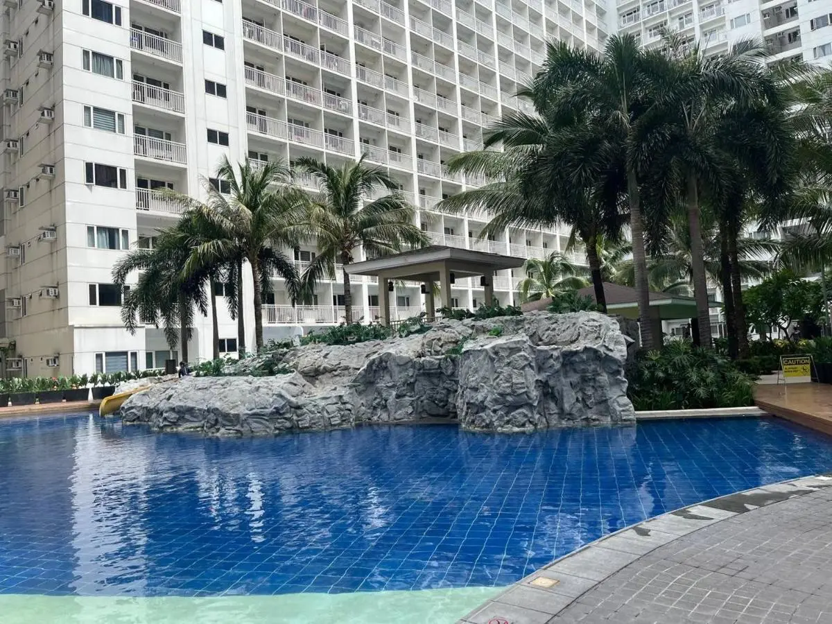 Image 1 of Shore Family suite TV&fast WiFi MOA near NAIA 9116
