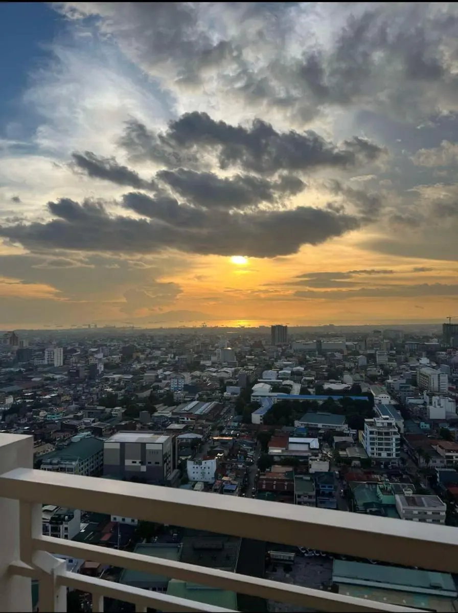 Image 6 of Spacious 1BR with Sunset view at The Celandine