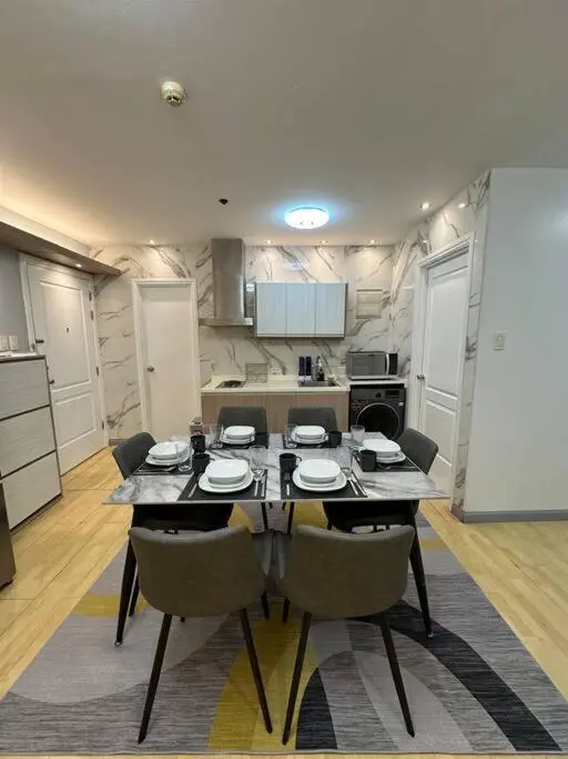 Image 3 of Spacious 2-bedroom Corner Unit across Shangri-La