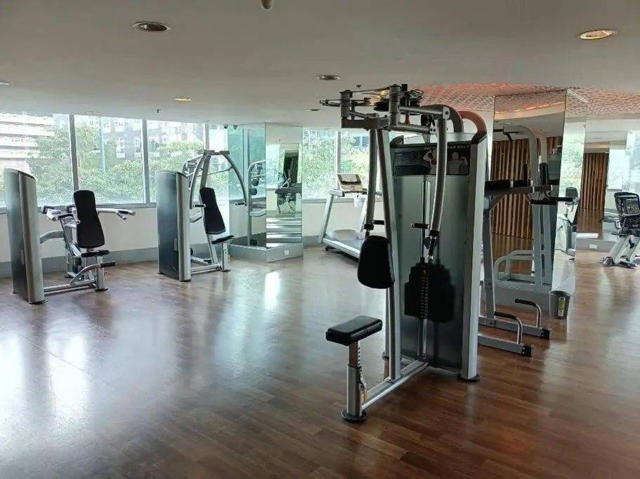 Image 5 of Spacious BGC 2 BR with a view